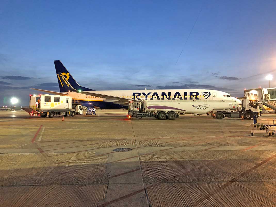 Corona-Management. Ryanair stockt Ibiza auf. Party-Strafen - Ibiza Heute