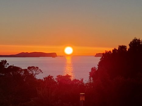 Sonnenuntergang im Westen Ibizas